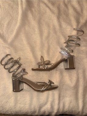 TOP Moda Silver Rhinestone Floral Wrap Block Sandals